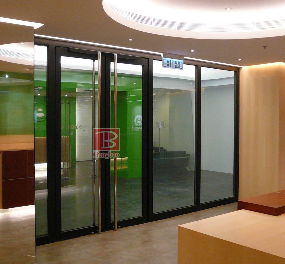 противопожарные двери со стеклом